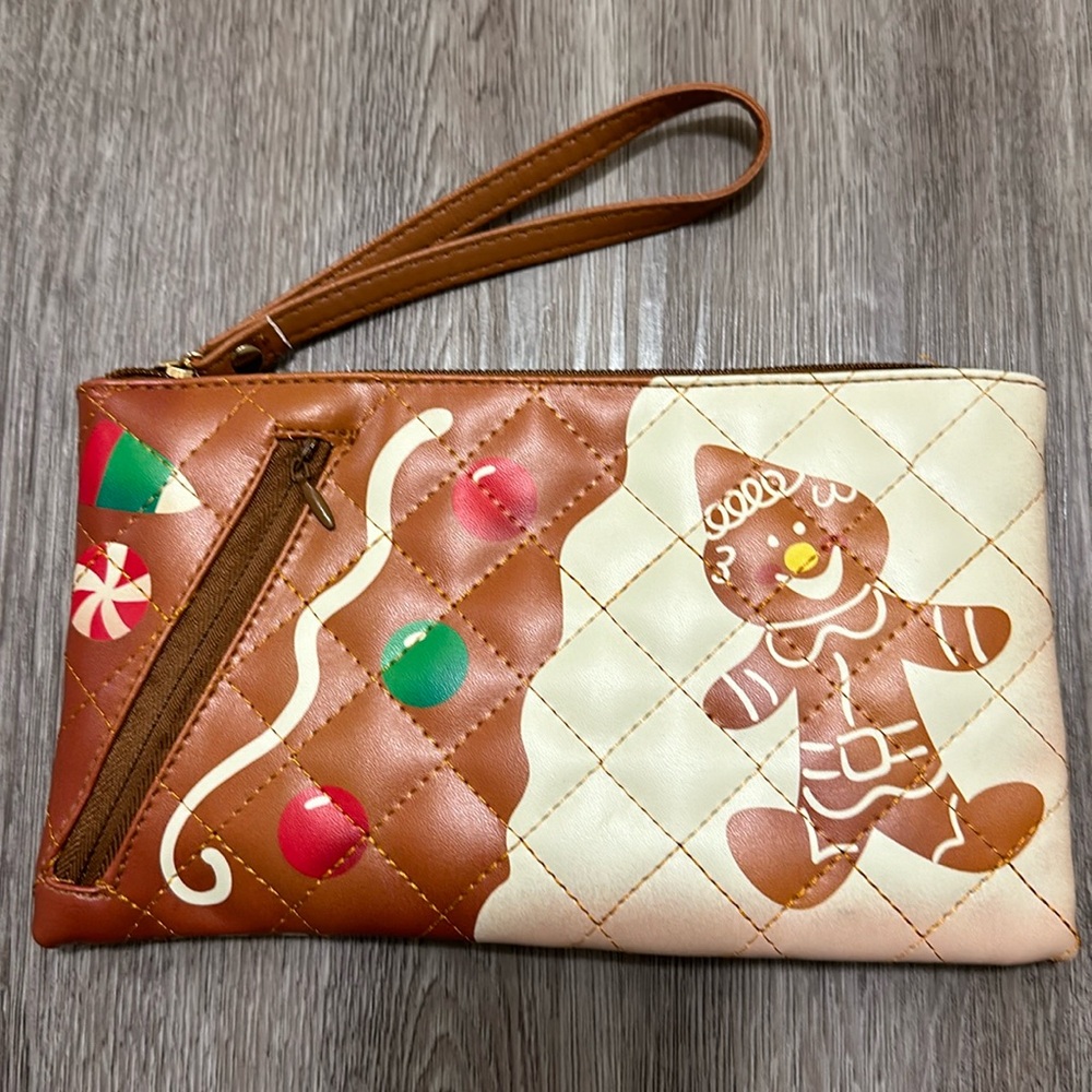 Elf Wristlet
